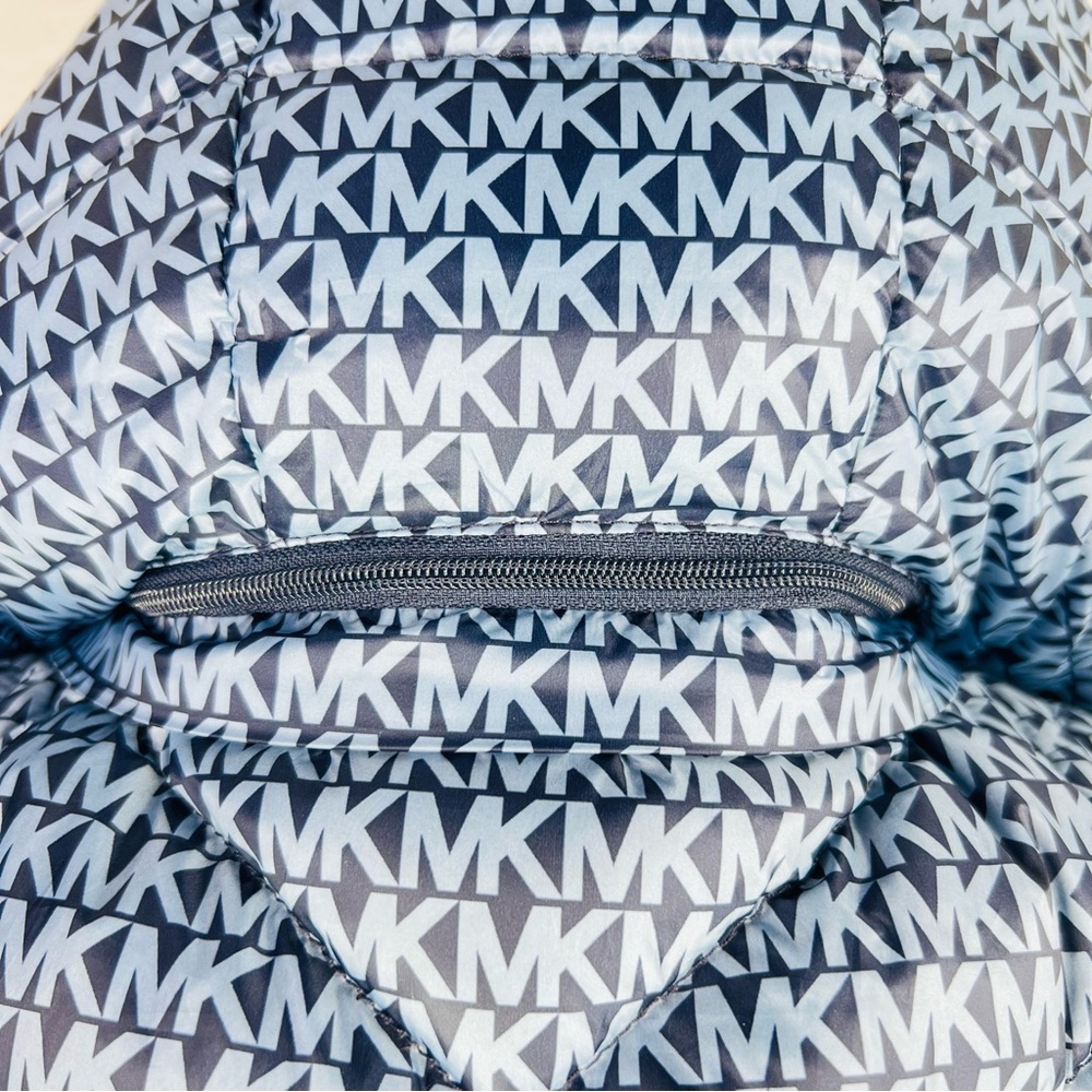 Michael Kors Navy/Blue Packable Down Fill Hood Quilted Puffer Vest - Picture 8 of 16